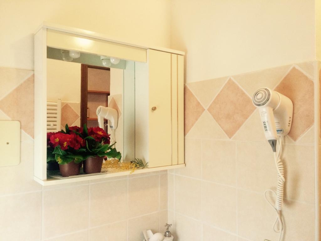 Bed And Breakfast Due Leoni Torri Del Benaco Esterno foto