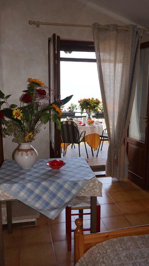 Bed And Breakfast Due Leoni Torri Del Benaco Esterno foto